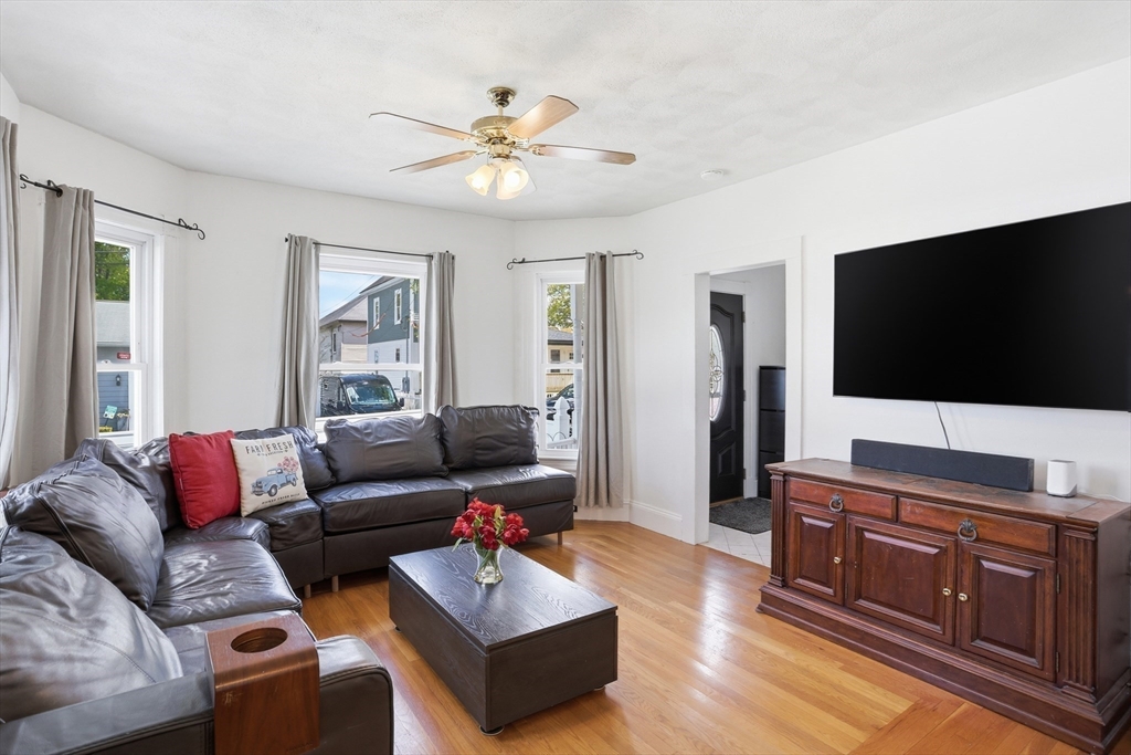 23 Houghton St, Lowell, MA Photo #6