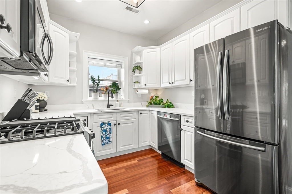 246 Bunker Hill St 3