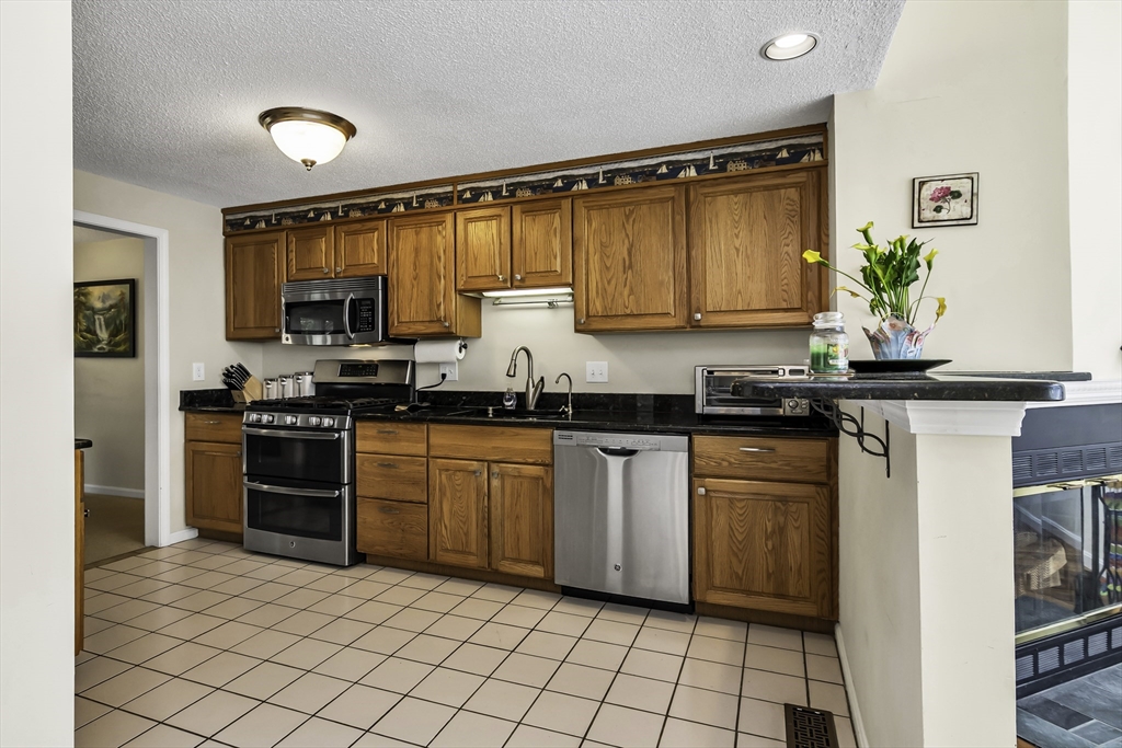 44 Brickett Hill Cir 44
