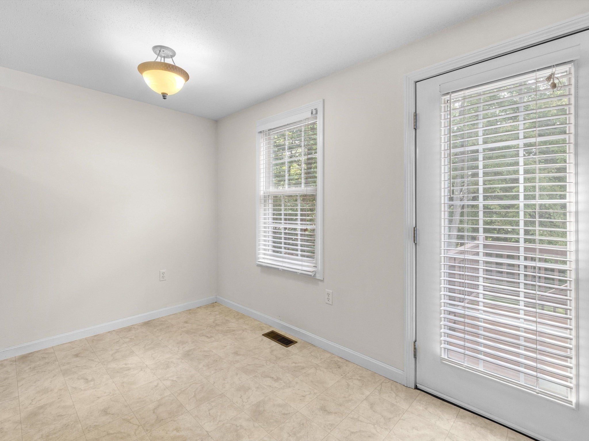 53 Lancaster Rd #10, Clinton, MA, 53 Lancaster Rd #10, Clinton, MA Photo #9