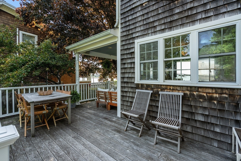 27 Dorchester St