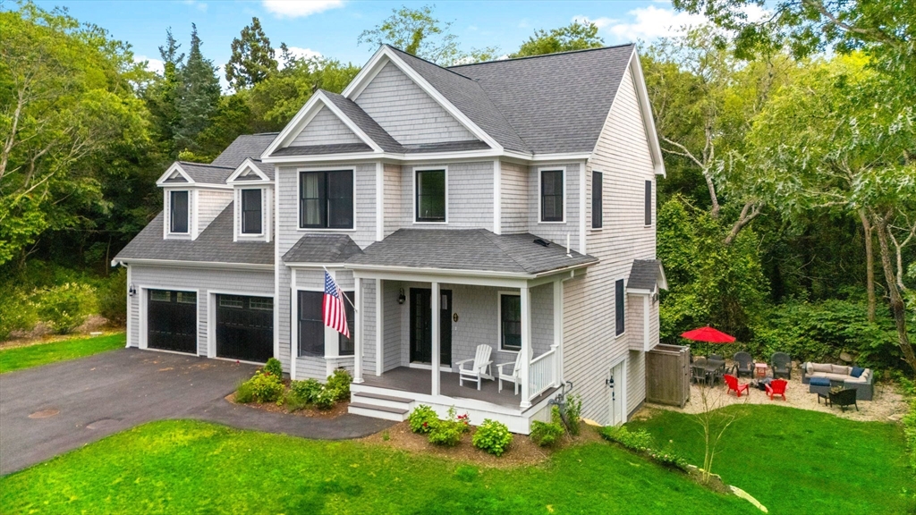 4 Charles Ln