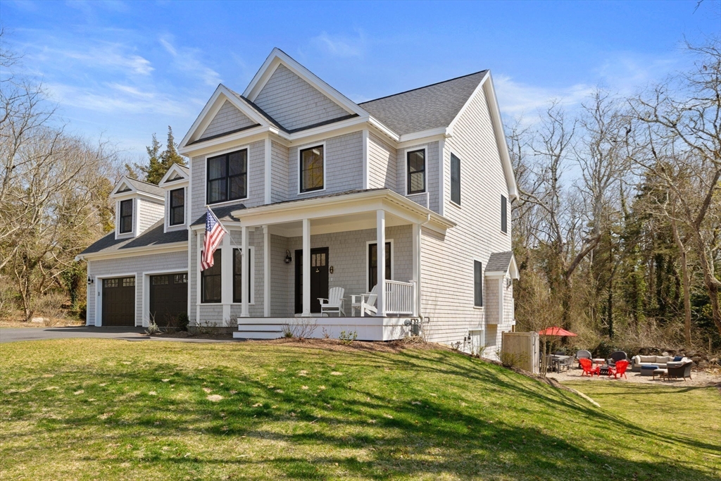 4 Charles Ln
