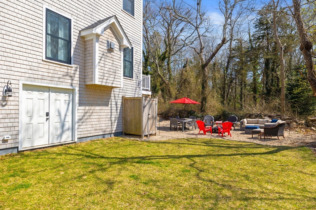 4 Charles Ln