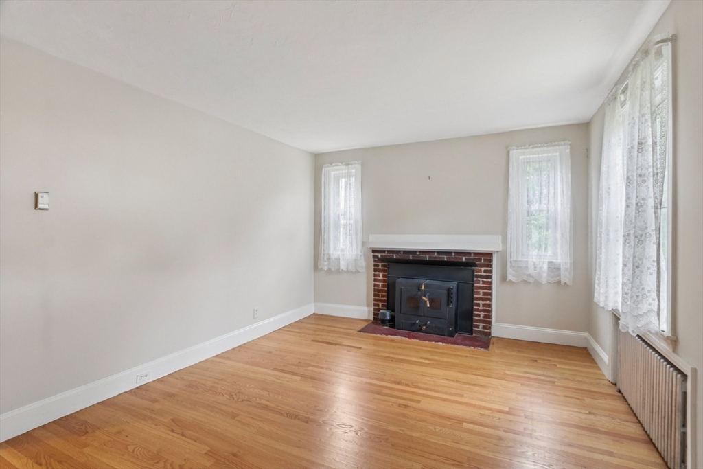 10 Westland Rd
