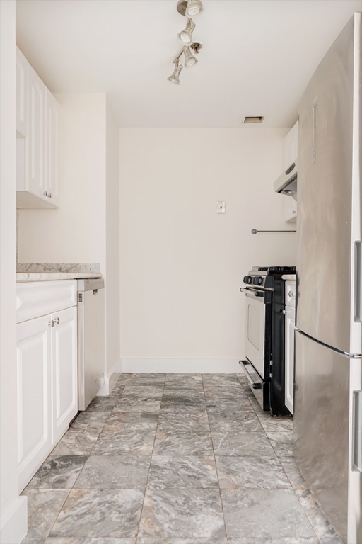 15 N Beacon St 328