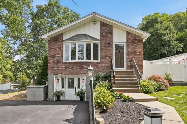 60 HOBSON ST, SAUGUS, MA 01906 - Image 7a13bd0cdeae4a2dcbd1425ddac84967/3150994635