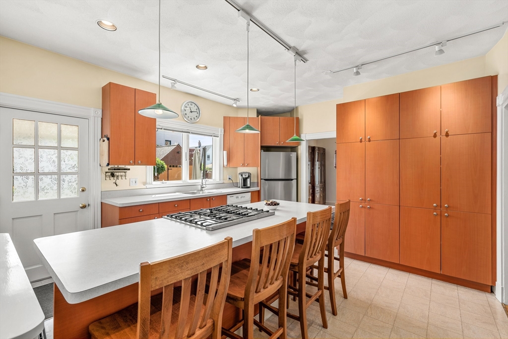 25 Autumn St