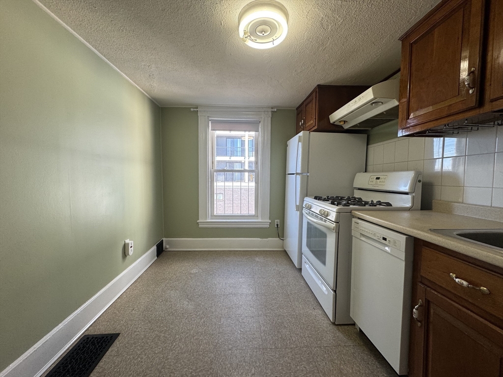 58 Hichborn Street 2