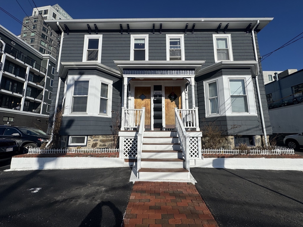 Click for 58 Hichborn Street #2, Boston, MA slideshow