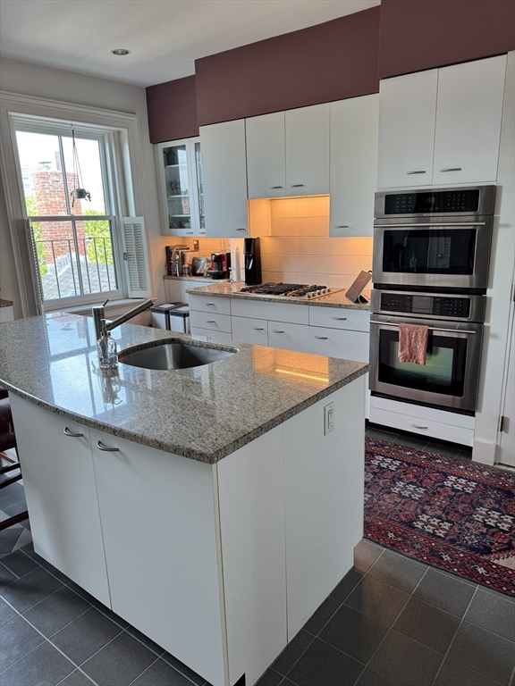 61 Otis St 3