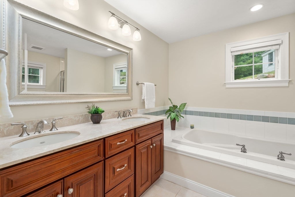 3 Mcgill Ct, Hopkinton, MA Photo #19