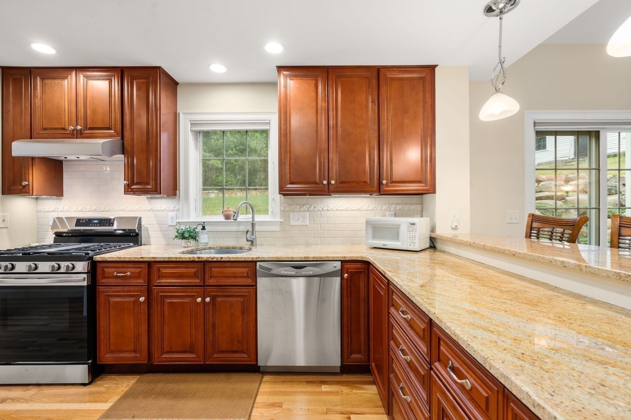 3 Mcgill Ct #3, Hopkinton, MA Photo #7