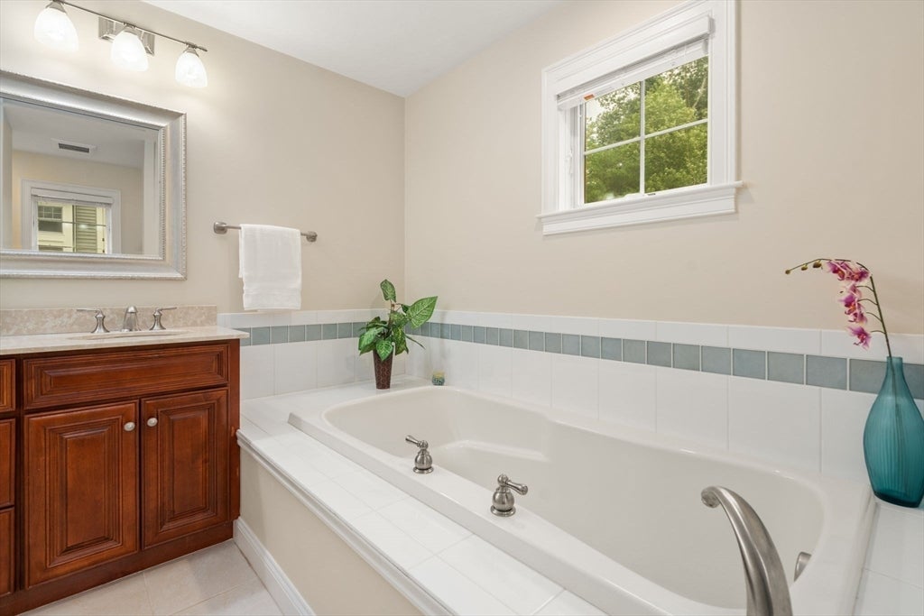 3 Mcgill Ct, Hopkinton, MA Photo #20