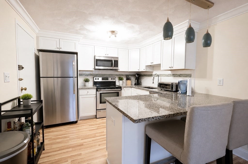 Photo of 1105 Lexington ST, Waltham, MA