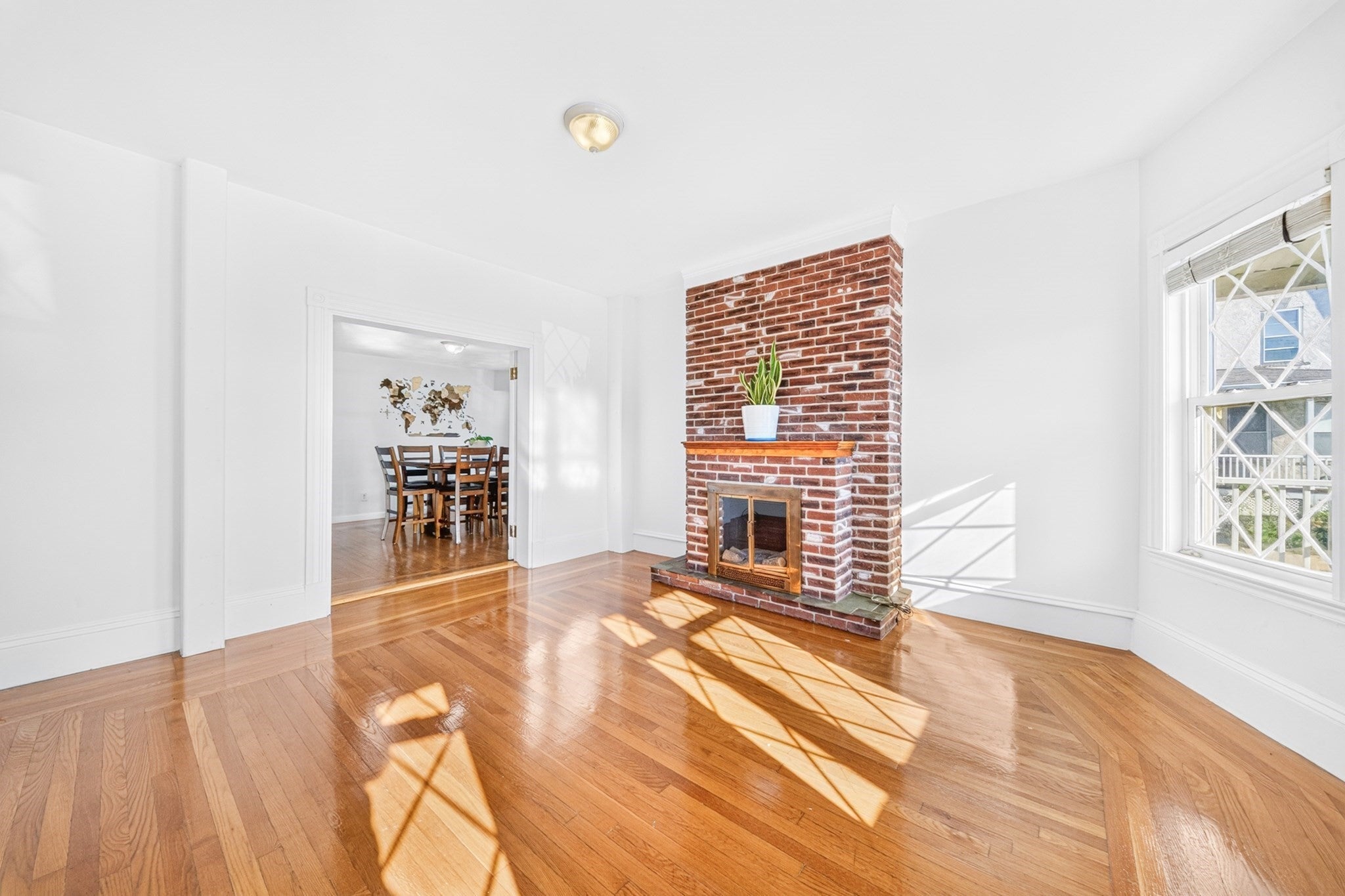 546 Shirley St