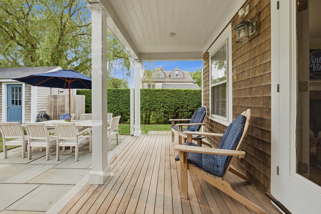 3 Dolphin Ct