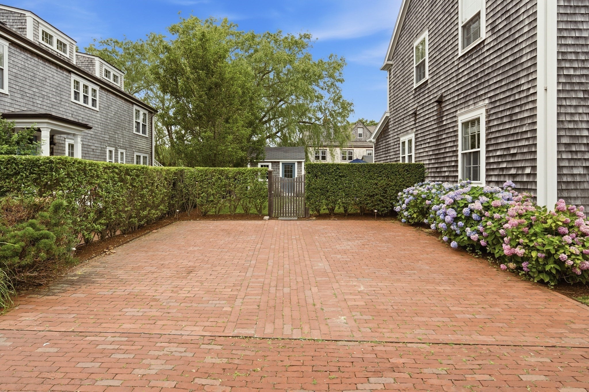 3 Dolphin Ct