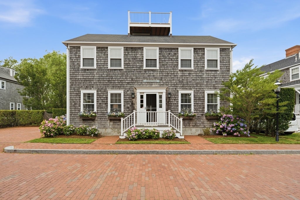 3 Dolphin Ct
