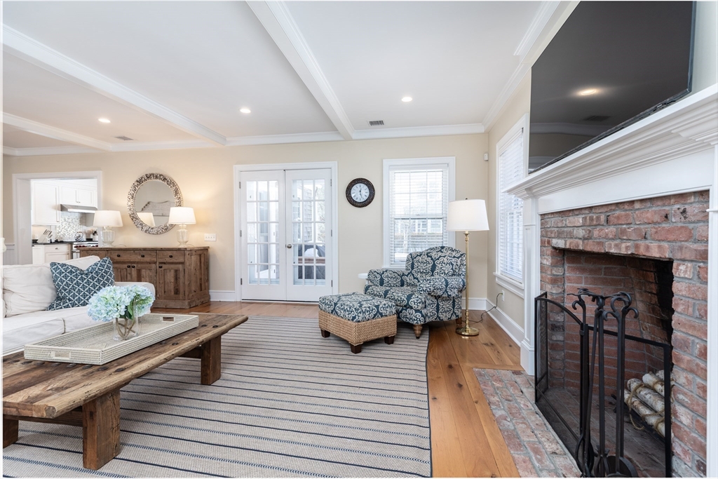 3 Dolphin Ct