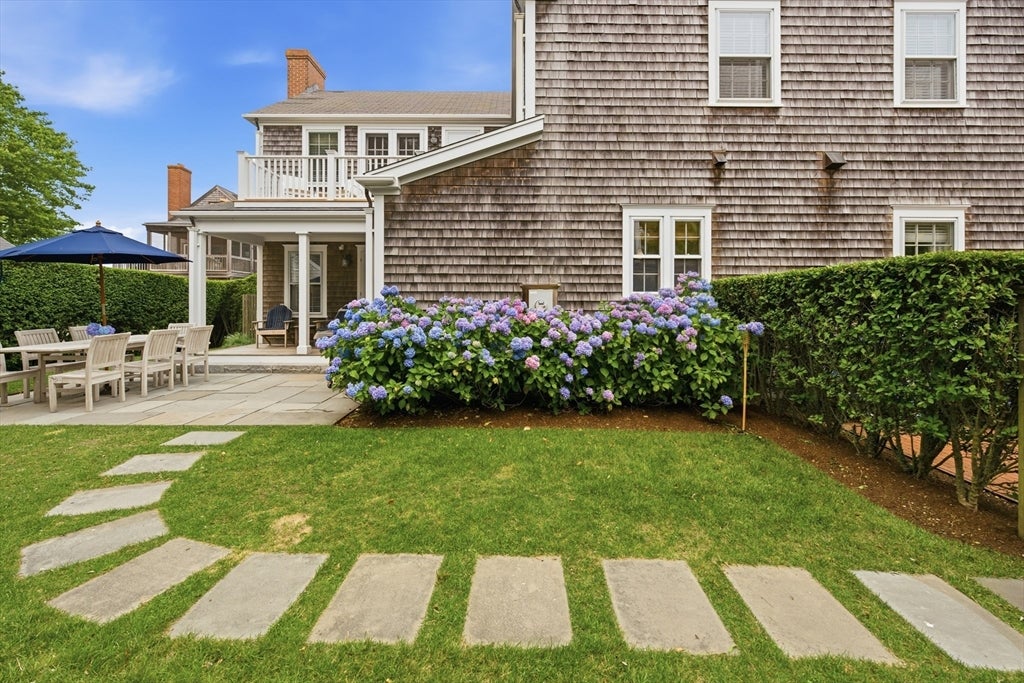 3 Dolphin Ct