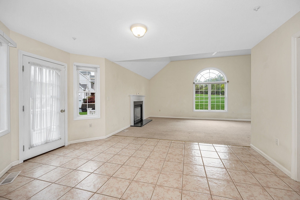 21 Colonial Farm Rd, Haverhill, MA Photo #8