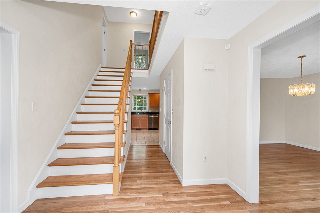 21 Colonial Farm Rd, Haverhill, MA Photo #2