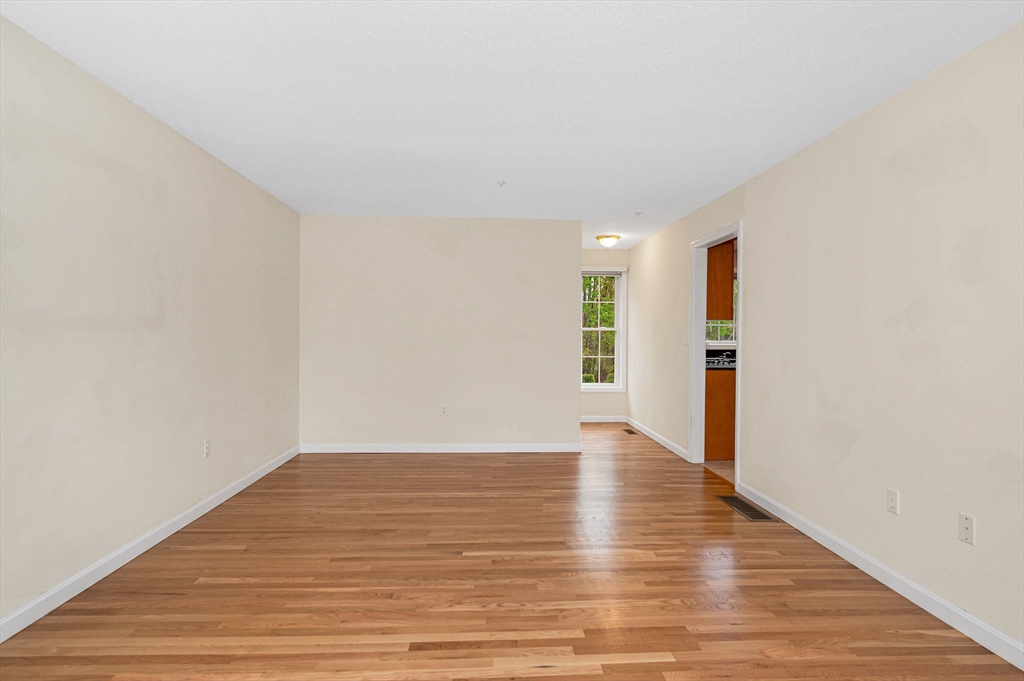21 Colonial Farm Rd, Haverhill, MA Photo #17
