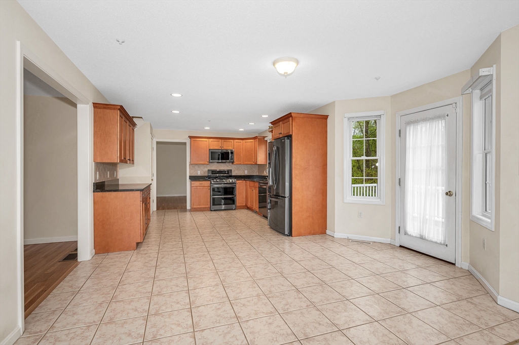 21 Colonial Farm Rd, Haverhill, MA Photo #9