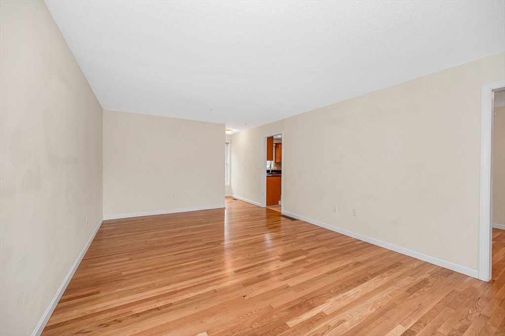 21 Colonial Farm Rd, Haverhill, MA Photo #18