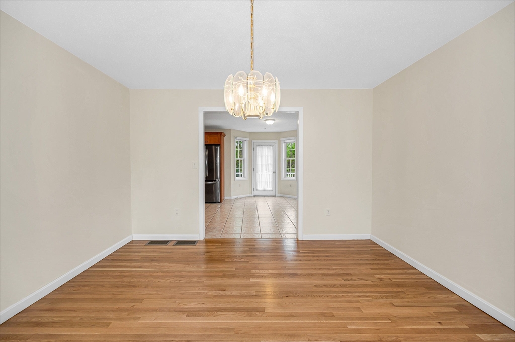 21 Colonial Farm Rd, Haverhill, MA Photo #5