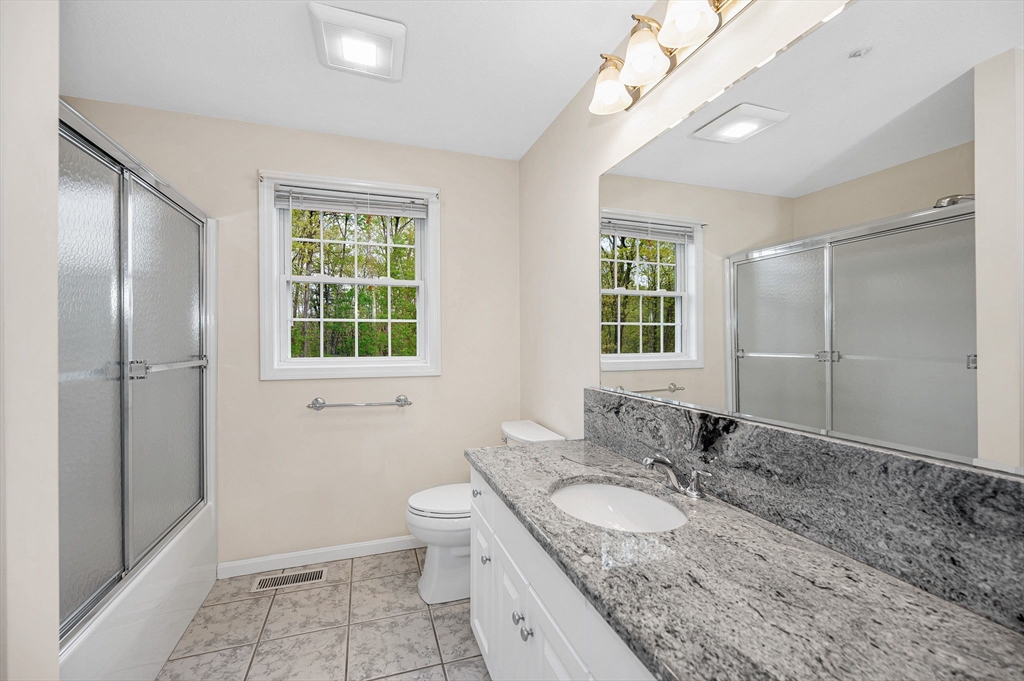 21 Colonial Farm Rd, Haverhill, MA Photo #24