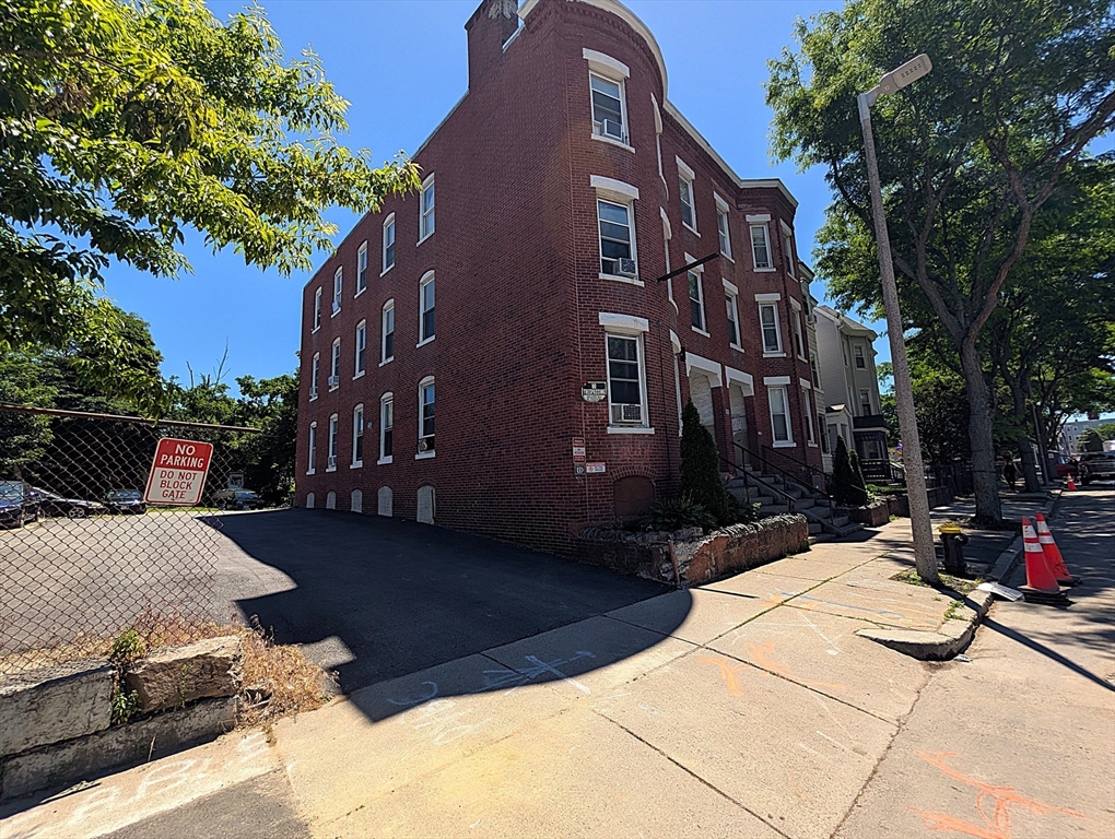 140-142 Blue Hill Ave