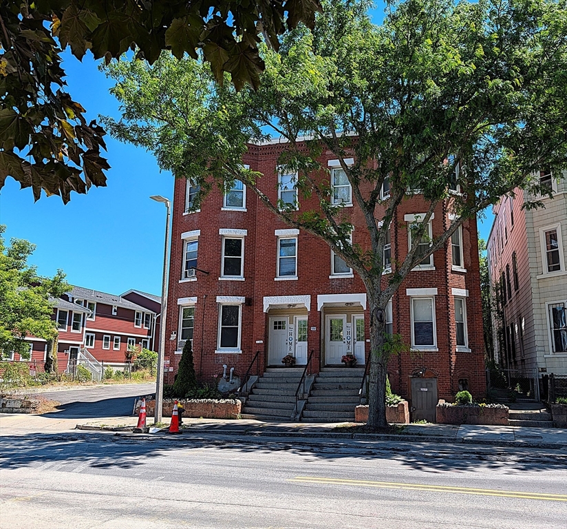 140-142 Blue Hill Ave