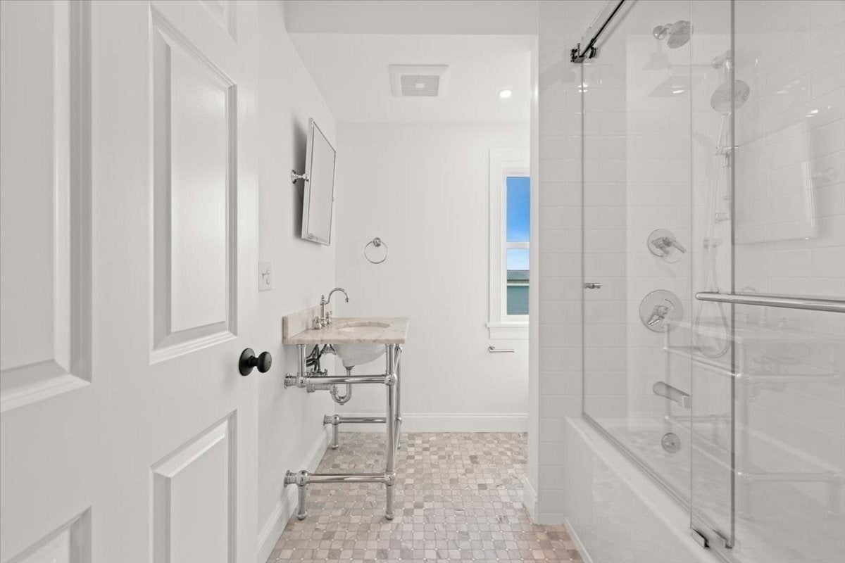 153 Edgewater Drive, Quincy, MA, 153 Edgewater Drive, Quincy, MA Photo #29