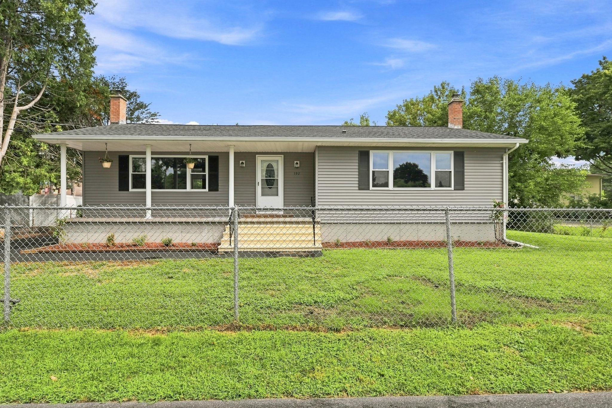 192 Empire St, Chicopee, MA Photo #1