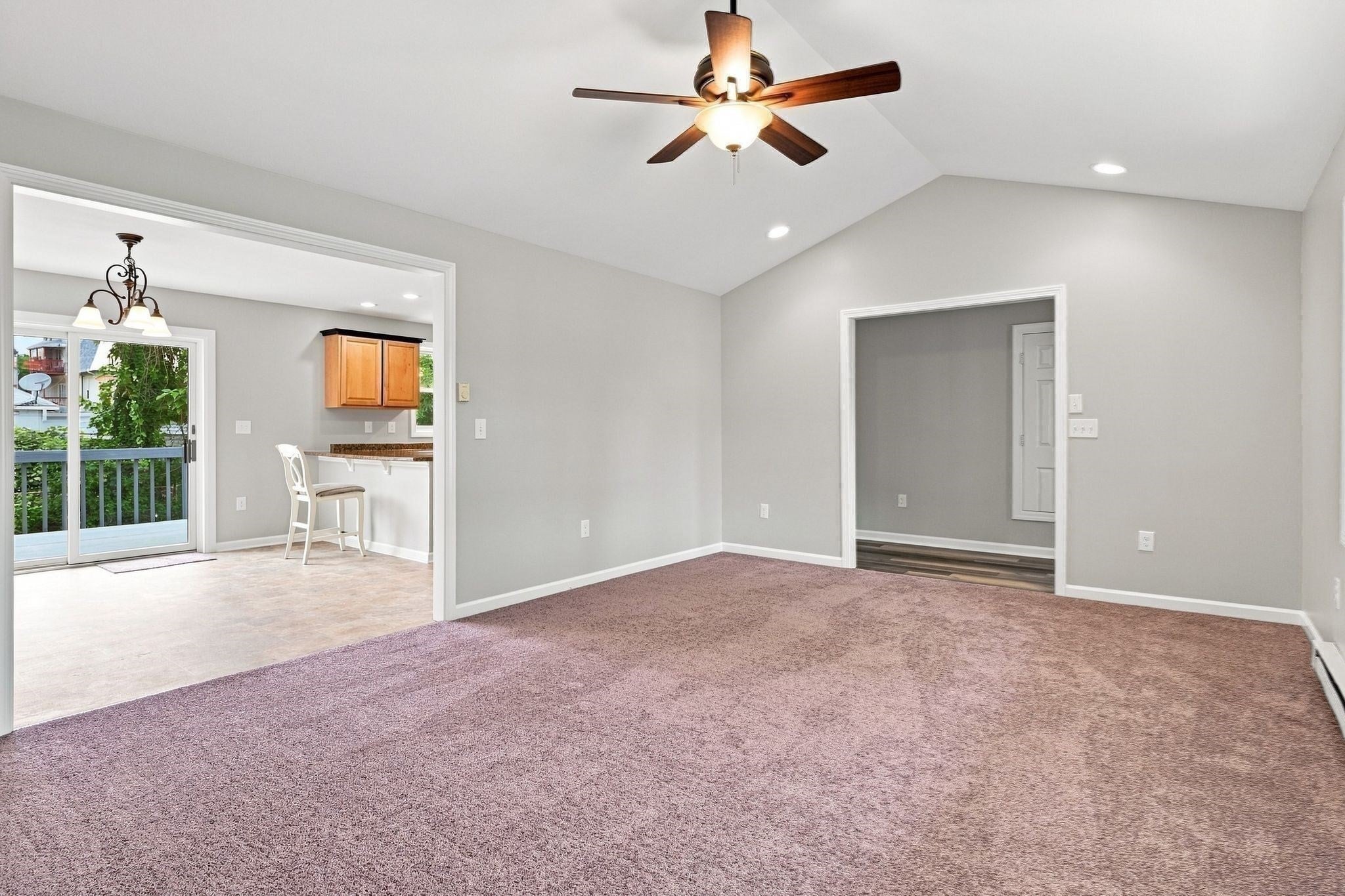 192 Empire St, Chicopee, MA Photo #19