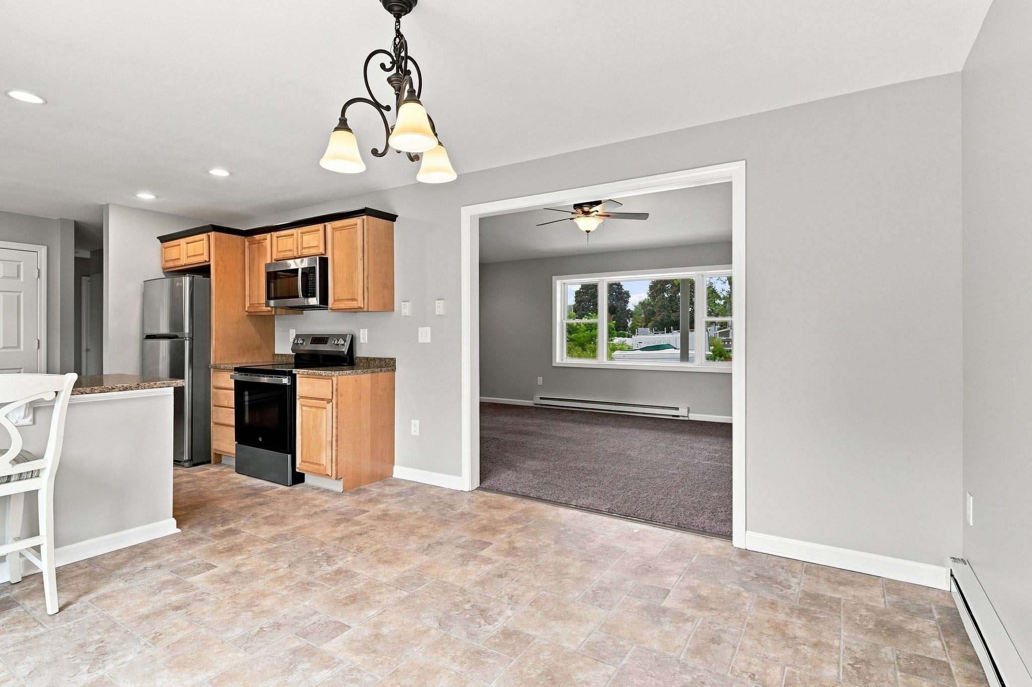 192 Empire St, Chicopee, MA Photo #13