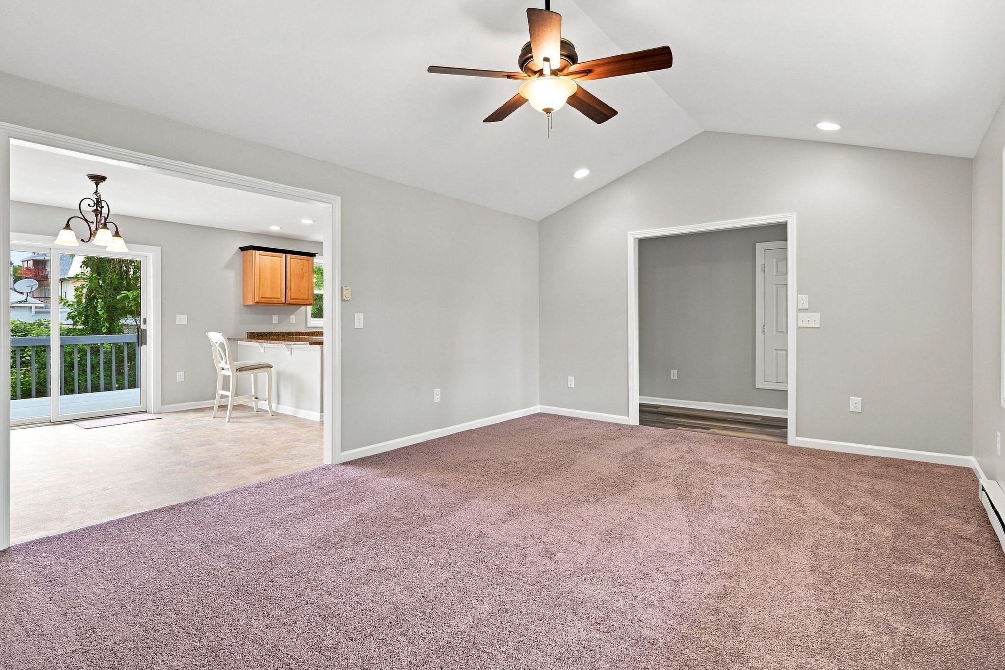 192 Empire St, Chicopee, MA Photo #10