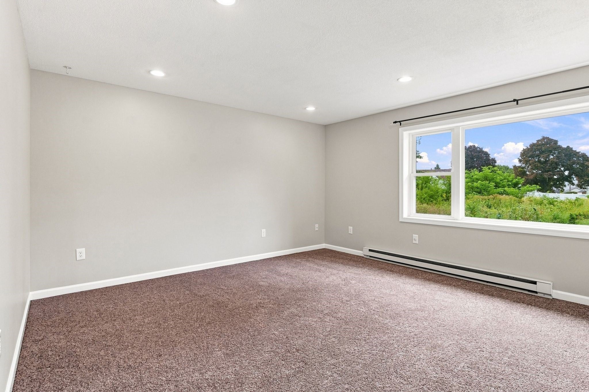 192 Empire St, Chicopee, MA Photo #28