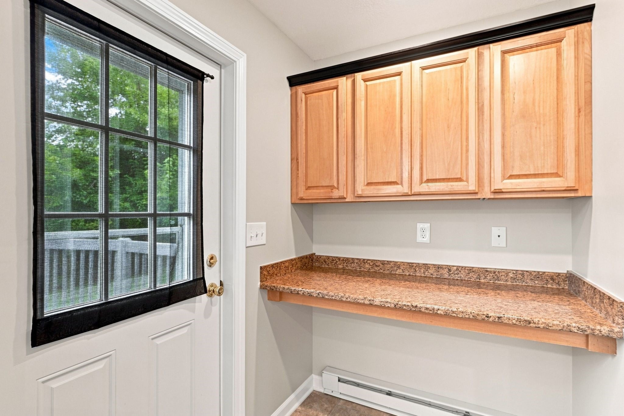 192 Empire St, Chicopee, MA Photo #19