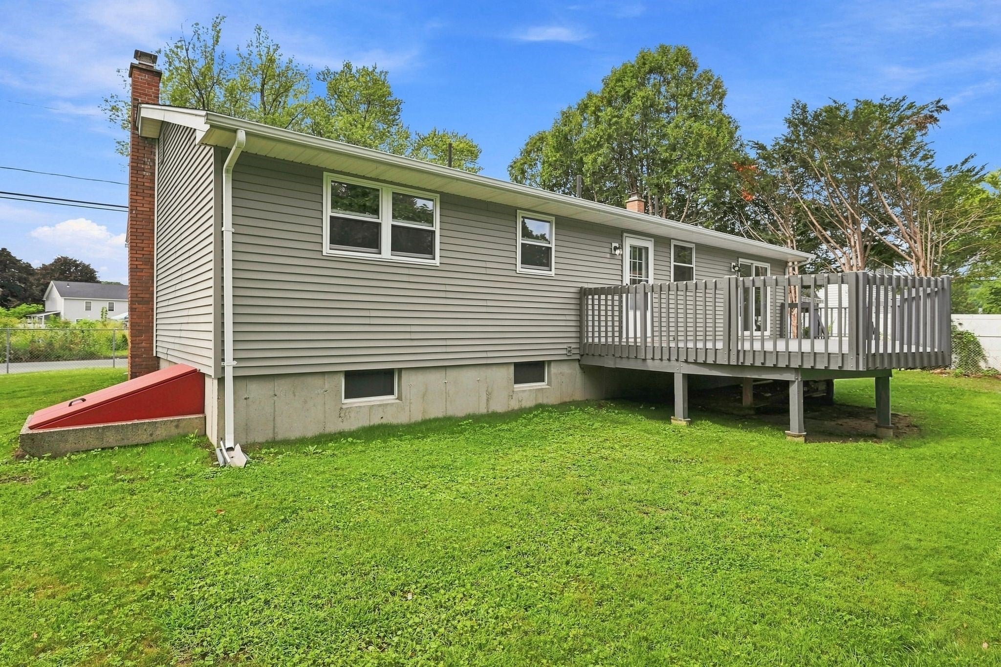 192 Empire St, Chicopee, MA Photo #42