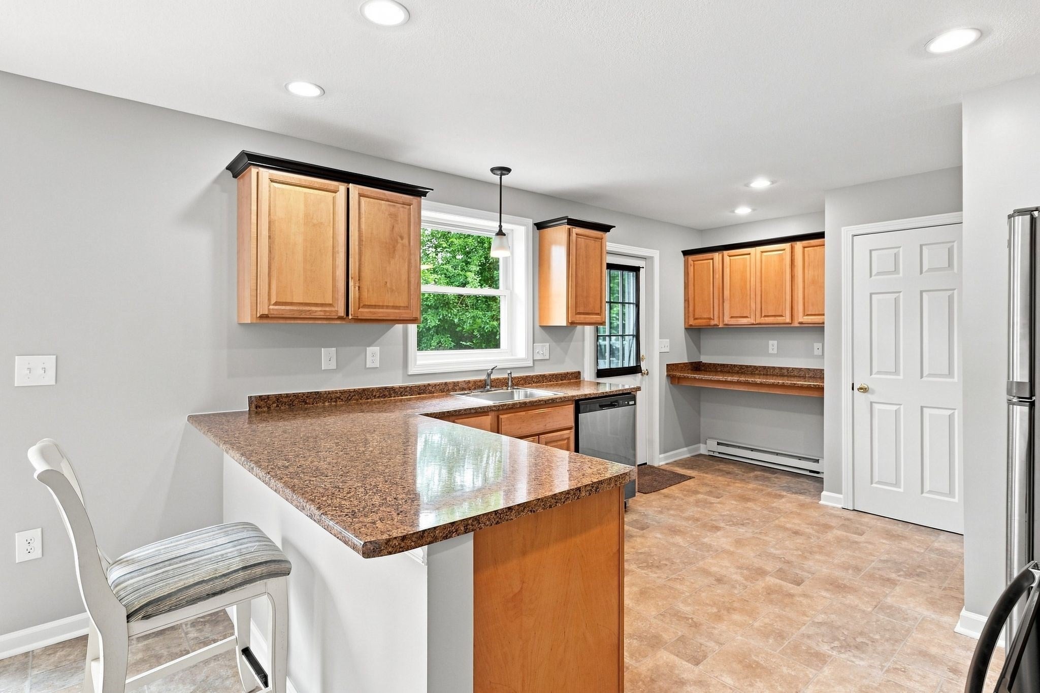192 Empire St, Chicopee, MA Photo #15