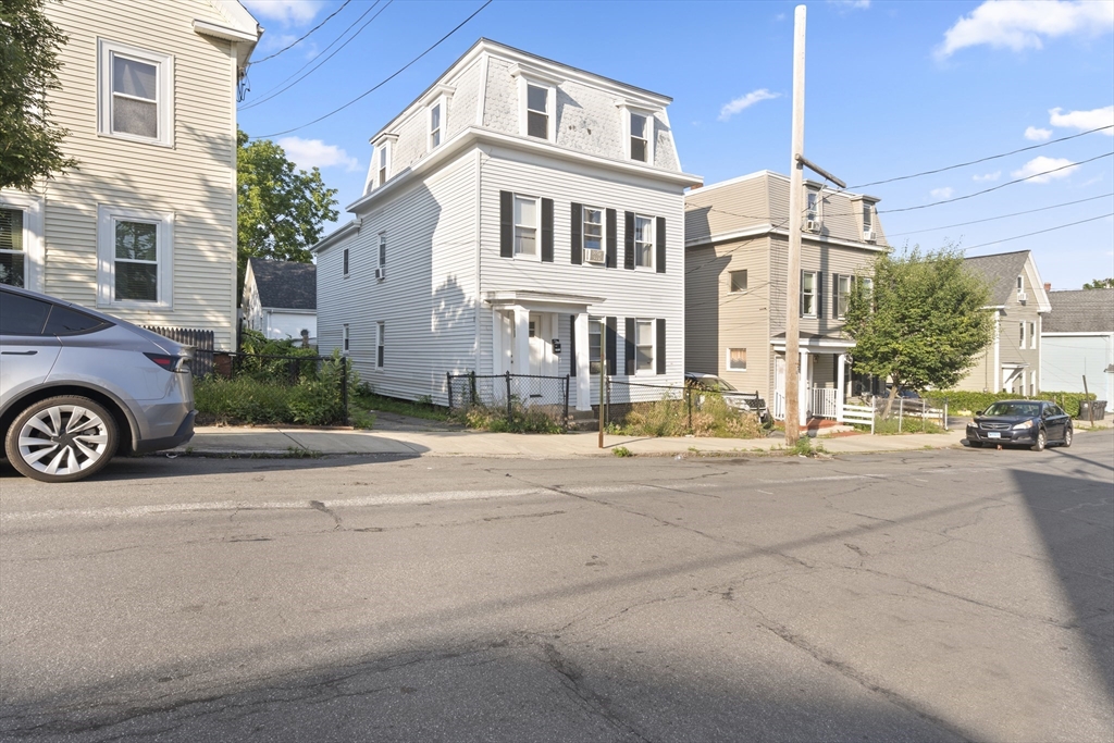 13-1/2 Grove St