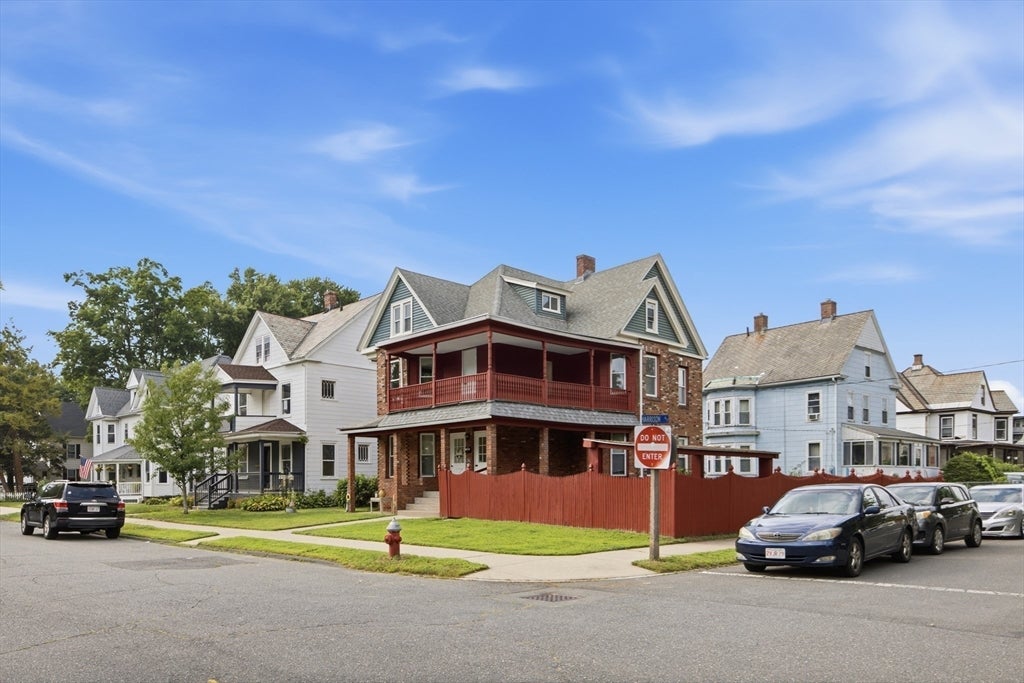 26 Washington Ave, Holyoke, MA, 26 Washington Ave, Holyoke, MA Photo #28