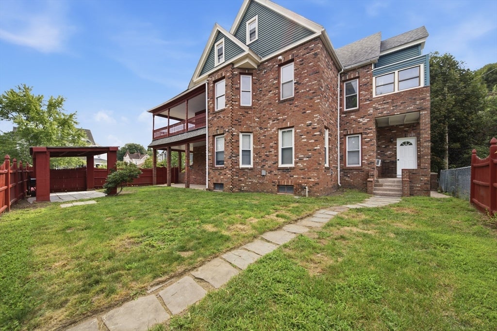 26 Washington Ave, Holyoke, MA, 26 Washington Ave, Holyoke, MA Photo #3