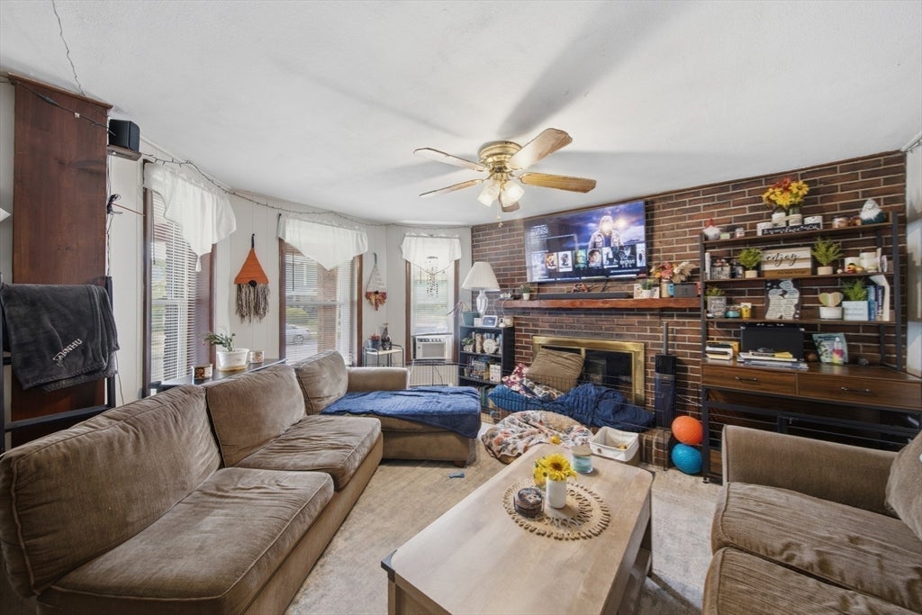 26 Washington Ave, Holyoke, MA, 26 Washington Ave, Holyoke, MA Photo #21