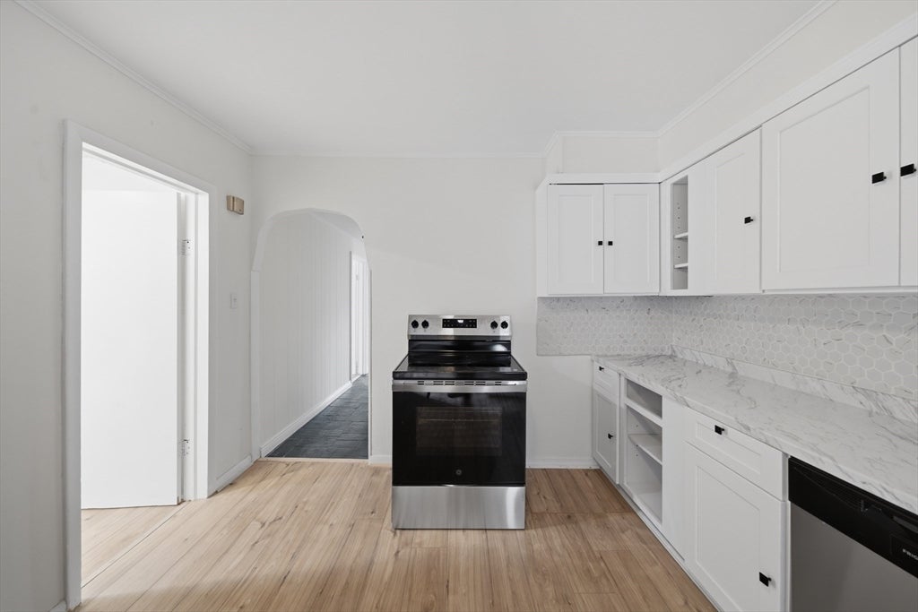 26 Washington Ave, Holyoke, MA, 26 Washington Ave, Holyoke, MA Photo #6