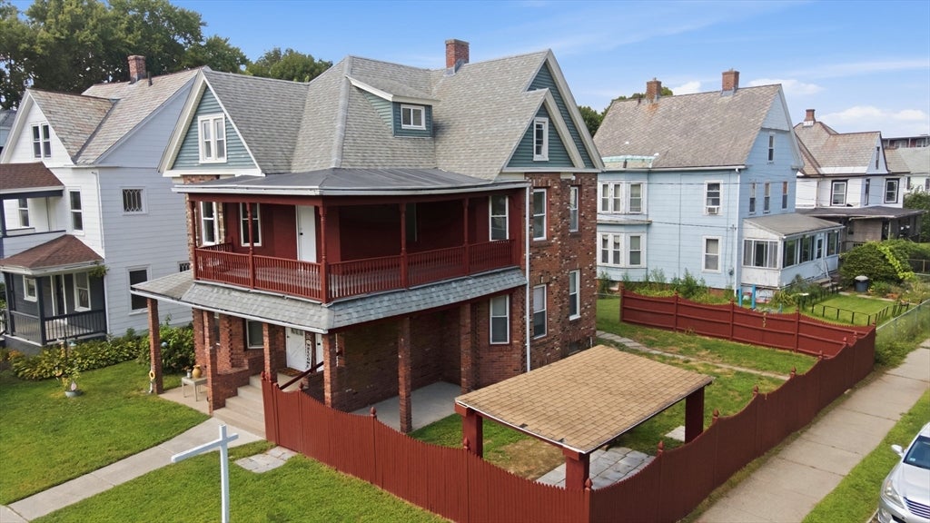 26 Washington Ave, Holyoke, MA, 26 Washington Ave, Holyoke, MA Photo #2