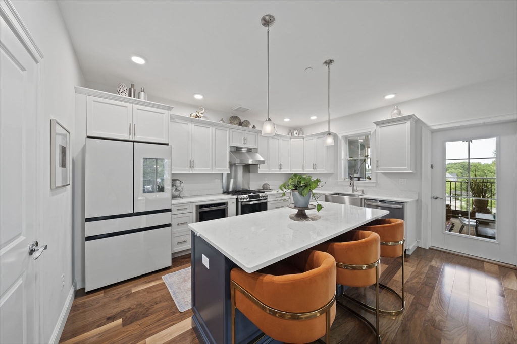 60 Coppersmith Way 402